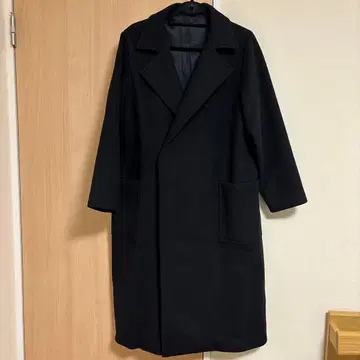 블랙 체스터 코트