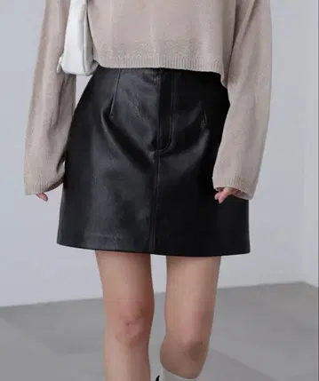 프리즈마트 인조 가죽 미니 스커트