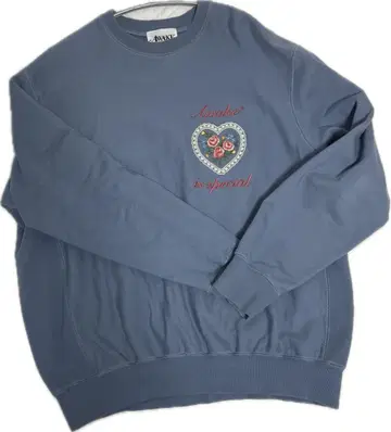 AWAKE 하트 자수 맨투맨 블루 새상품급