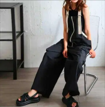 SUGAR BISKET 미사용 블랙 워크 오버롤