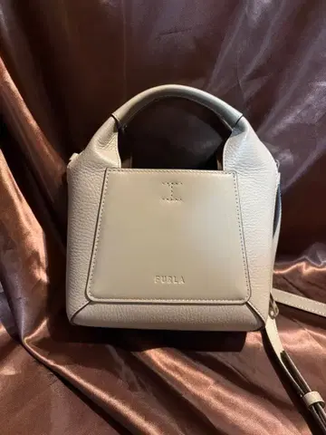 훌라 FURLA 백