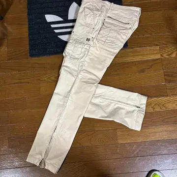 베이지 지퍼 포켓 부착 팬츠