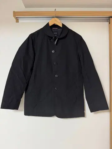 PLUS ONE 블랙 스텐카라 코트