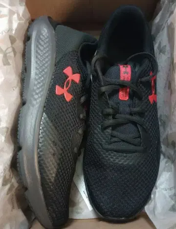 언더아머 27.5cm 와이드: 4E 상당 (엑스트라 와이드)