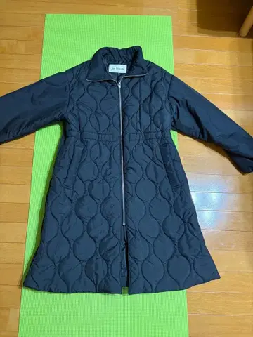 Ray BEAMS 블랙 다운 자켓