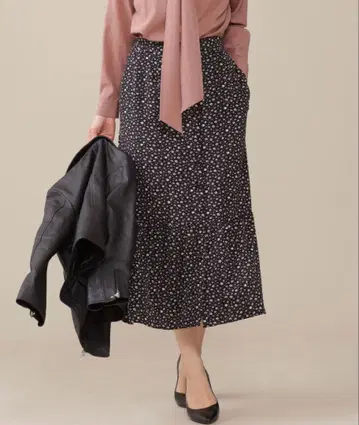 미사용 새상품 택 포함 나노 유니버스 플라워 프론트 버튼 스커트