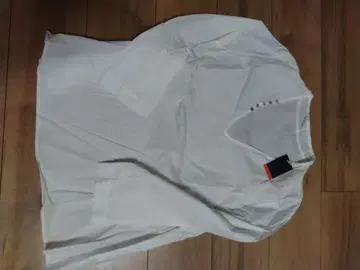 붐 화이트 V넥 버튼 셔츠 새상품