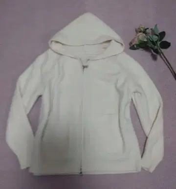 아이보리 후드 부착 집업 후드티