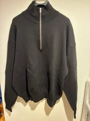 FREAK'S STORE 블랙 지퍼 하이넥 니트