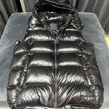 TATRAS 블랙 다운 베스트 후드 부착