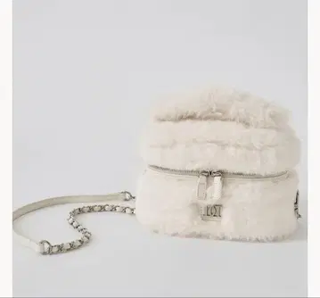 다리치 인조 모피 숄더 미니백 화이트 새상품