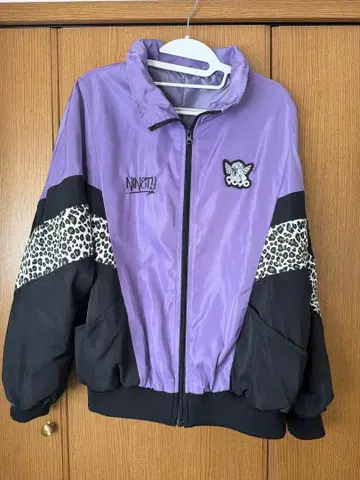 9090 애니멀 트랙 자켓