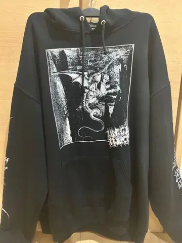 LUCCA 드래곤 그래픽 후드 부착 후드티