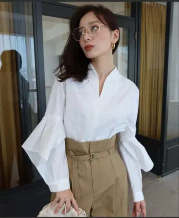 [ 미사용 새상품 ] anuans 디테일 슬리브 블라우스 화이트