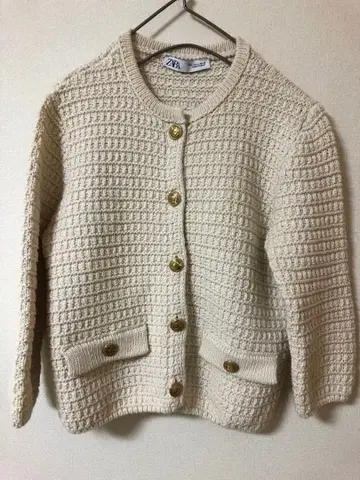 ZARA 골드 버튼 니트 가디건