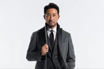 유니버설 랭귀지 그레이 헤링본 체스터 코트 호시바