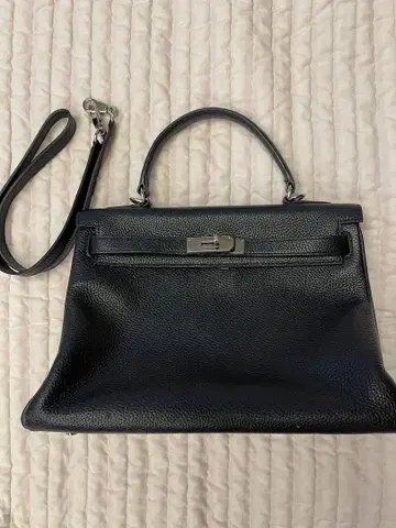 [ 새상품급 ] 블랙 천연 가죽 핸드백 실버 금장 장식