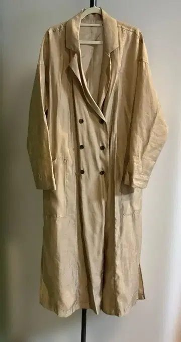 N. 베이지 더블 브레스트 롱 코트