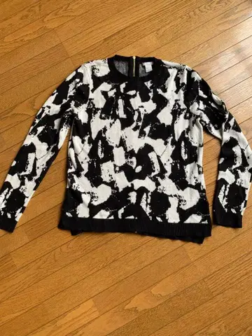 [ 새상품급 ] H&M 백 지퍼 니트 M