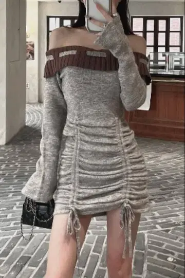 Darich 오프숄더 스티치 니트 미니 원피스