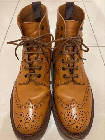 Tricker's 브라운 컨트리 부츠