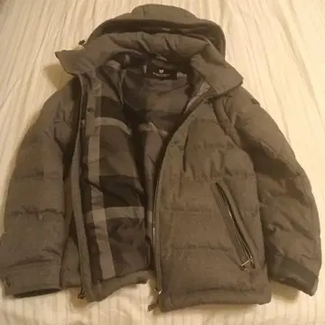 새상품급 블랙 라벨 다운