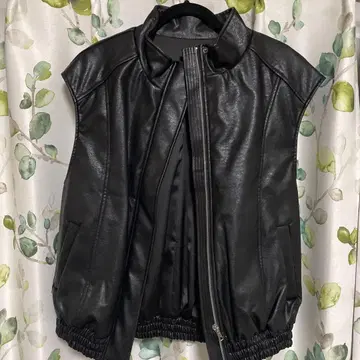 RADIATE 라디에이트 가죽 베스트