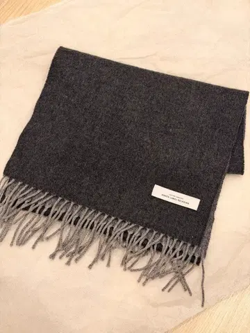 그린 레이블 릴랙싱 그레이 머플러