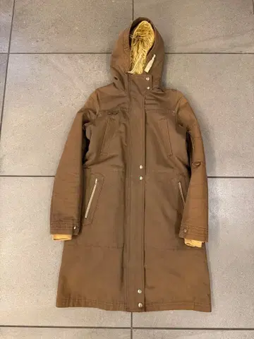 IVANAhelsinki 카키 후드 부착 모즈 코트 36