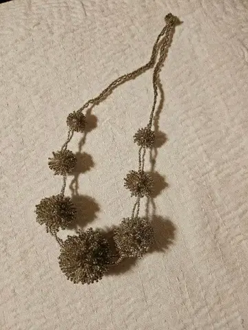 빈티지 플라워 비즈 폼폼 목걸이