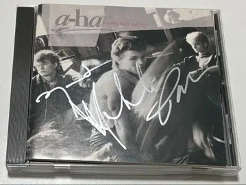 a-ha Hunting High and Low 사인 포함
