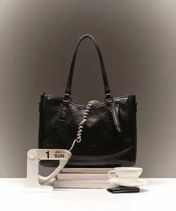 Women's Glide Shoulder Bag [Black]