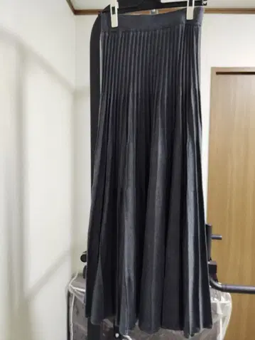 택 포함 그레이 롱 니트 플리츠 스커트