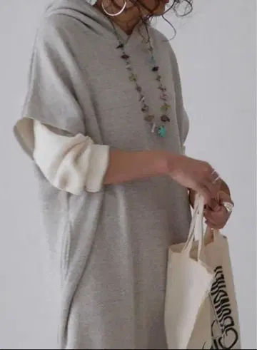 ARGUE 아기유 후드 부착 카프탄 반팔 원피스 그레이