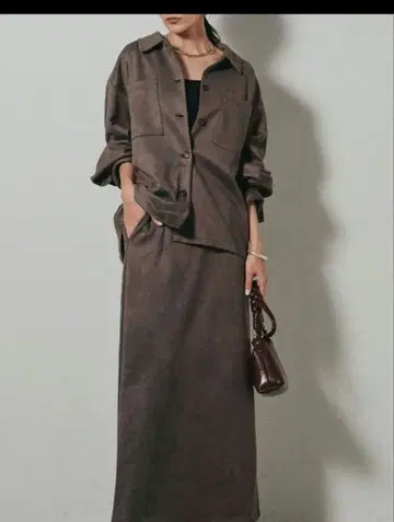 새상품급 에시카 페이크 스웨이드 셔츠 자켓+페이크 스웨이드 타이트 스커트