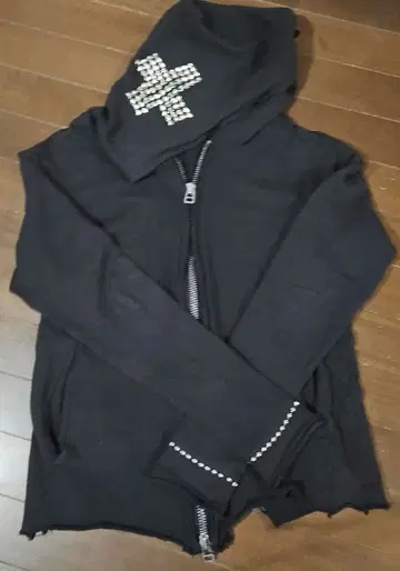 ZAC VARGAS 자크 바르가스 스터드 집업 후드티