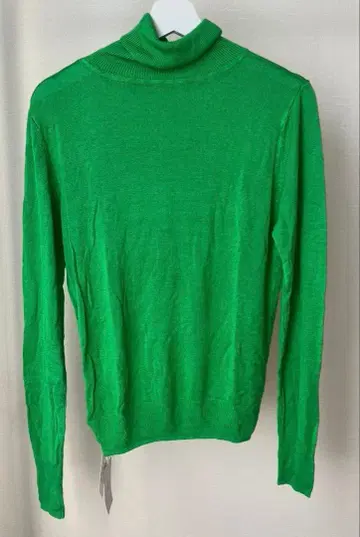 터틀넥 니트 / KBF