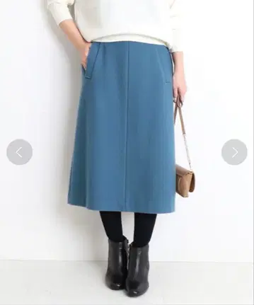 새상품 시착만 한 상품 슬로브 이에나 모사 A라인 스커트 040