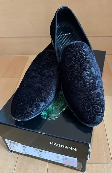 새상품급 특가 MAGNANNI 슬립온 로퍼 블랙