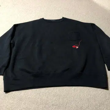 하트 자수 블랙 크루넥 트레이닝복 레어셀 L 사이즈