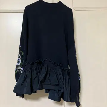 CLANE 프릴 달린 네이비 긴팔 상의