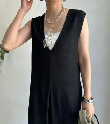 DOUDOU 깊은 V넥 올인원 블랙