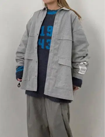 Niko and - 티라 백 절개 셔츠