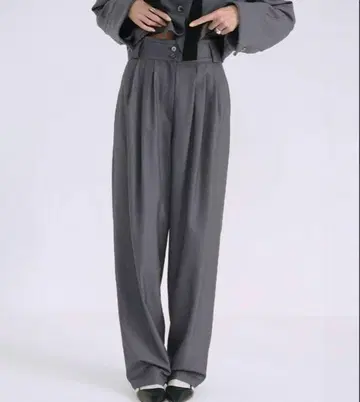 CLANE 와이드 벨트 턱 팬츠