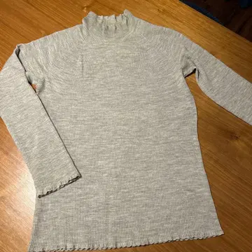 코토리 웍스 하이넥 리브 스웨터 베이지