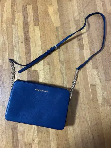 MICHAEL KORS 네이비 숄더백
