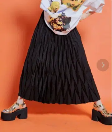 블랙 플리츠 롱 스커트