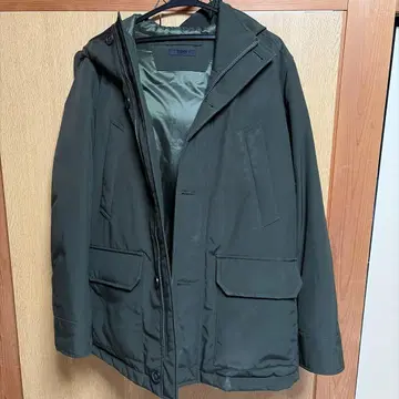 유니클로 논퀼트 다운 자켓 다크 그린