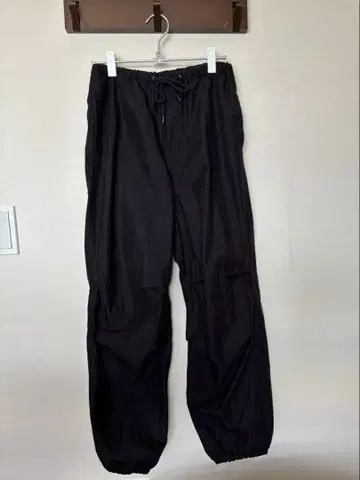 1er 아롱디스망 블랙 팬츠