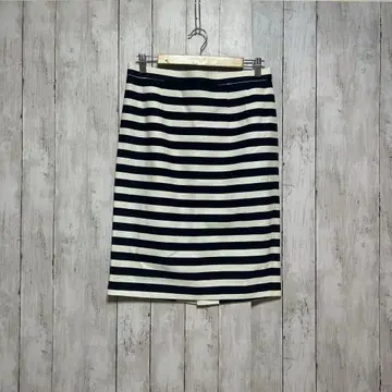 빅 사이즈 네이비와 화이트 스트라이프 무릎 기장 타이트 스커트